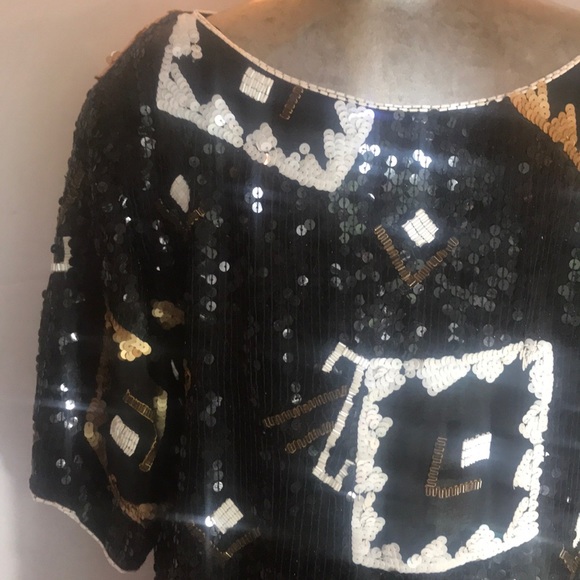 “SEQUINNED TOP” Vintage Stunning Black with White Beading Detail. - Picture 2 of 16